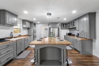 Valle Bonito Farm Stay for 12 with firepit and 5min COTA - 9