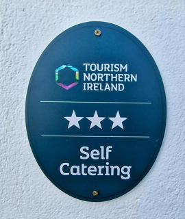 Panoramic Sea View Beach Apartment - Dunluce Park 6 - 8