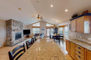 Hilltop Hideaway - 1