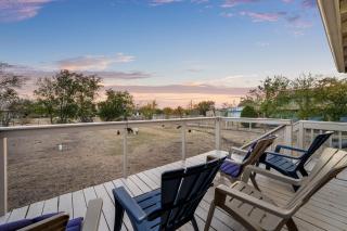 Valle Bonito Farm Stay for 12 with firepit and 5min COTA - 5