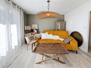 Appartement 95m2, Cœur d'Aurillac, Jusqu'à 5 pers - 0