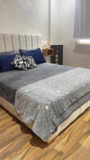 Wood-Finish Home Pool Premium Bedding Self-Check in 7 Min from Marina - 8