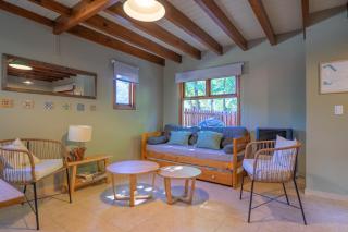 Cabaña Amancay, comodidad y tranquilidad a pasos del centro - Ayres del Bosque Alojamientos - 2