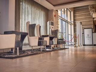 Tripod By Pedestal Hotel - 6