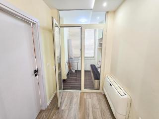 Luxury 1BR Central Apartment - 2