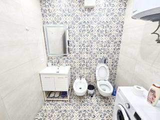 Luxury 1BR Central Apartment - 1