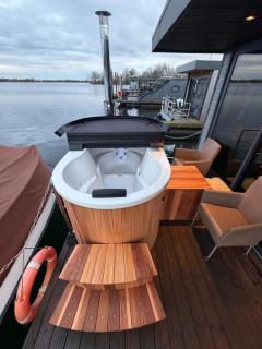 Exclusieve Houseboat La Mare 12 x 5 meter met sauna en hottup - 2