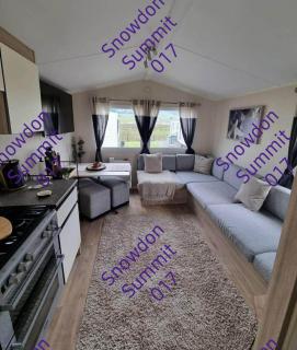 Snowdon Summit 017 - 8