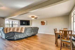 Lakefront Home with Yard and Deck in North Little Rock - 5