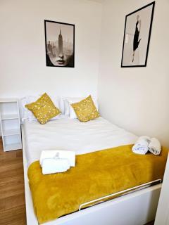 Designed for Comfort 2BR w balcony&private parking - 4