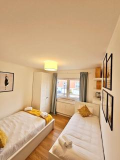Designed for Comfort 2BR w balcony&private parking - 5