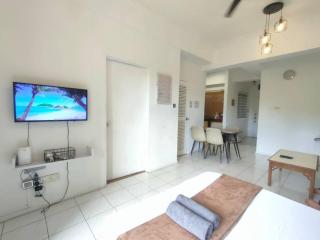 Kota Kinabalu City Centre Api Api Apartment 1 BEDROOM 4-5PAX Family Room with Balcony - 4