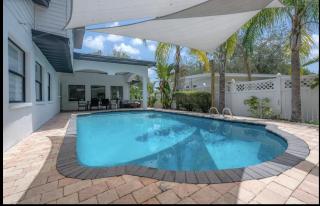 Riverhills Luxury Escape | Pool, Firepit 13+ Beds - 9