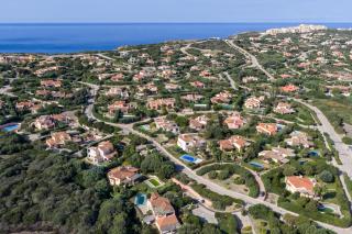 ISA-Villas with air conditioning, shared pool and private outdoor space just a few km from La Pelosa beach - 3