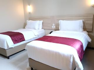 Sunflower Hotel Syariah near Juanda Airport - 6