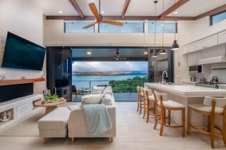 Modern lake retreat btwn MonteVerde & La Fortuna - 0