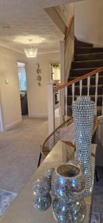 Stunning Fir Trees Corner 3 bedroom detached Executive house with free drive way parking for 2 vehicles 1 mile from M5 dogs welcome - Worcester - 6