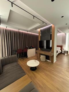 The Metropolitan Suites - 7