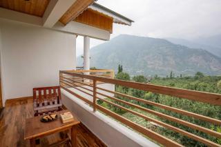 THE LANDSBY COTTAGES - 9