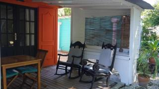 Bungalow accueillant avec jacuzzi à Grand Bourg 25 m² - 8