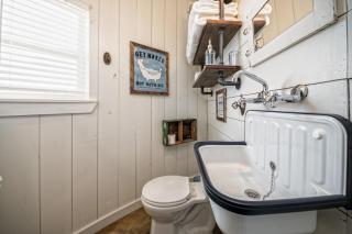 Silo House At Laughing Llama Farm - 7