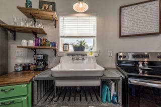 Silo House At Laughing Llama Farm - 3