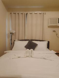 Radiance Manila Bay 1BR Suite with Balcony, Amenity View & Free Pool Access, Gym and Sauna Near Airport, MOA, Star City, PICC, CCP - 6