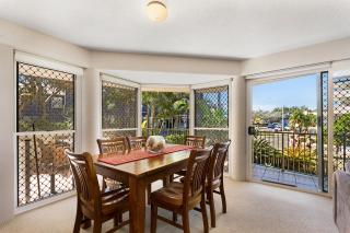 Surfcomber on the Beach - Maroochydore - 4
