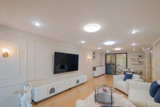 Warm & Cozy Family Home, Near BTS Punnawithi - 5