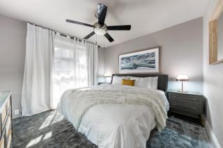 Spacious Dallas 2BR Condo Pool View - 4