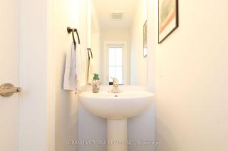 Spacious 3BR Sleeps 10 Free Parking & Wi-Fi - 8