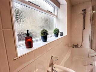 Bourne Cottage, Castleton, Sleeps 7, Family & Group Friendly - 4