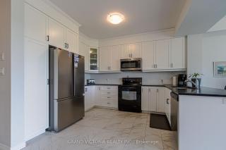 Spacious 3BR Sleeps 10 Free Parking & Wi-Fi - 2