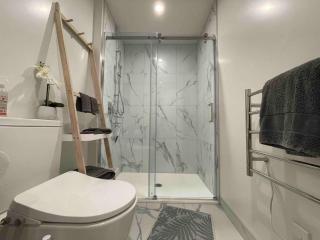 Beautiful Hagley Park view apartment in CBD - 5