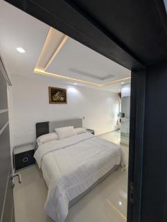 Modern 3-Bedroom Luxury Home in Lekki Phase 1 - 4