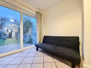 2 bed house secure parking Sleeps 6 - 8