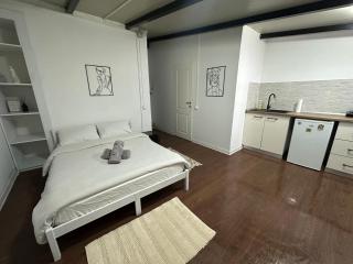 Private Entrance Cozy Studio - 4