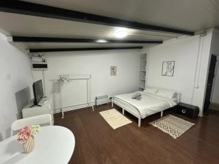 Private Entrance Cozy Studio - 3