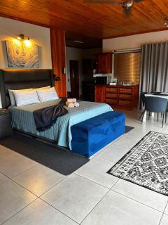 At Rosies on Robin - Luxury & Comfort - 8