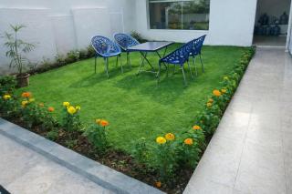 Luxury Blue Inn Guest House - 9