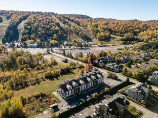 Prestige Ski-in Ski-out Sommet Saint-Sauveur 3BR - 9