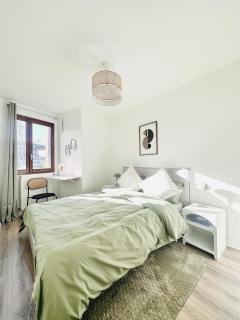 Direct Metro to Central Paris, Bright and new 3-room-flat with a view, Free parking, Stade de France - 1