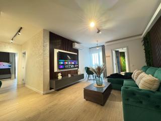 Luxury Avanera Towers Apartments 1-2 Bdm with Parking - 1