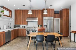 Vibrant SoCal Venice Beach Retreat - 6