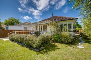 Bird and Fish - Napier Holiday Home - 7