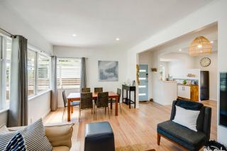 Bird and Fish - Napier Holiday Home - 6