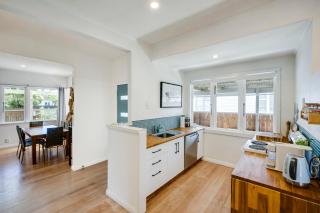 Bird and Fish - Napier Holiday Home - 2