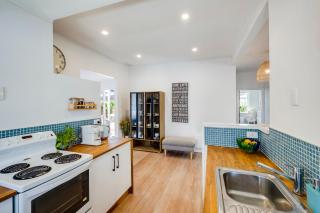 Bird and Fish - Napier Holiday Home - 1