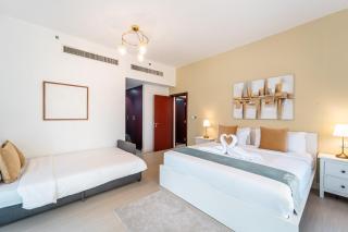 Prime Spacious 5 plus 1 BR Apt on JBR Beach near Metro ,Walk to The Mall, Dining & Entertainment - By Sunkissed Holiday Homes - 7