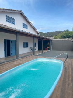 Casa com piscina, 100 metros da praia Barequecaba - 0